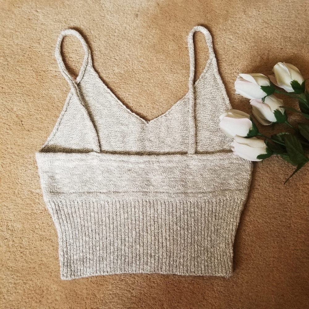 SOLD Debut summer knit crop top sz M/L - Picture 2 of 5